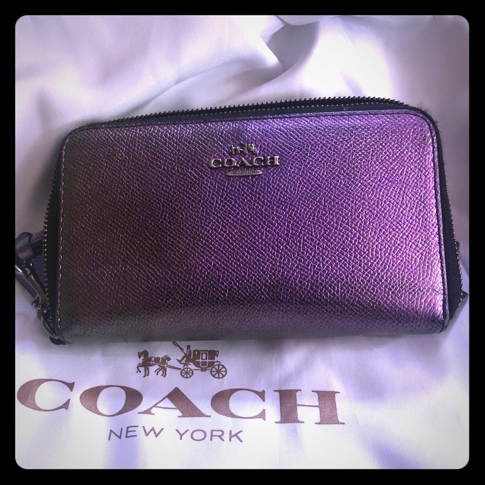Coach Accordion Pebble grain Zip Wallet